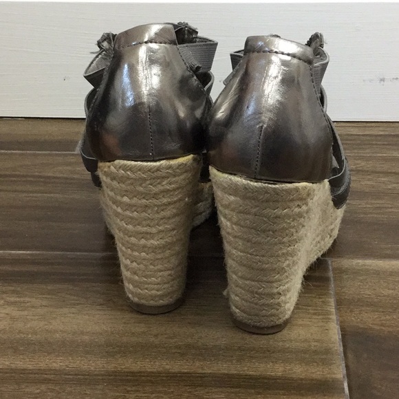 SOLD!!!!!Good Condition, Steve Madden Gray Wedges - Picture 4 of 6